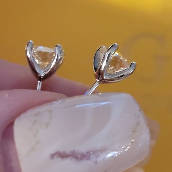 1.6cw 3cttw Certified vvs1 color D 6mm Round moissonite diamond studs - Picture 4 of 16